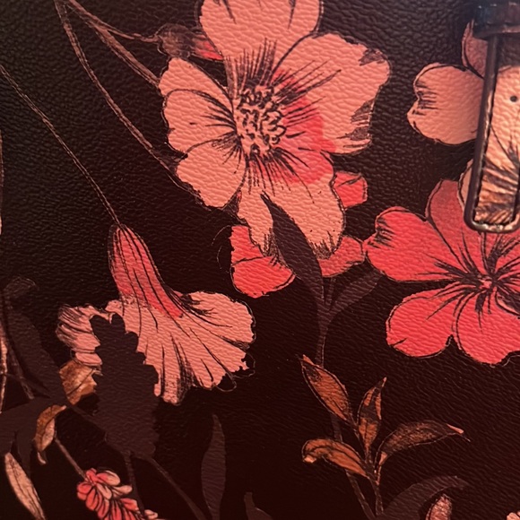 Liz Claiborne - Picture 5 of 5